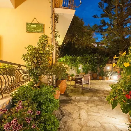 Annis House 3*