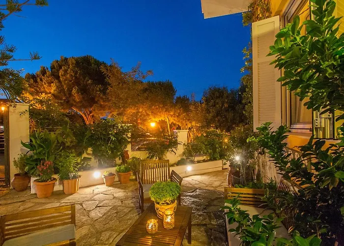 Annis House Guest house 4*